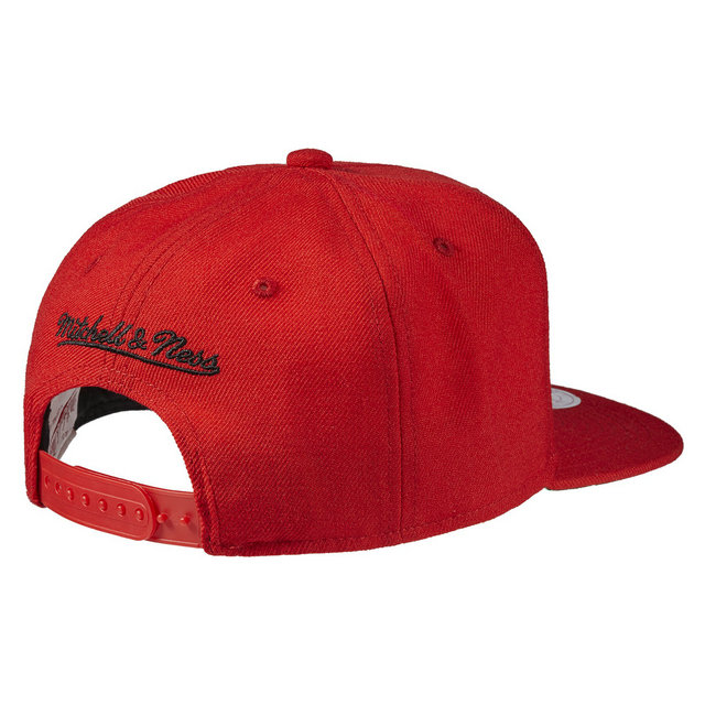 Casquette Mitchell & Ness Wool Solid Snapback Chicago Bulls Rouge